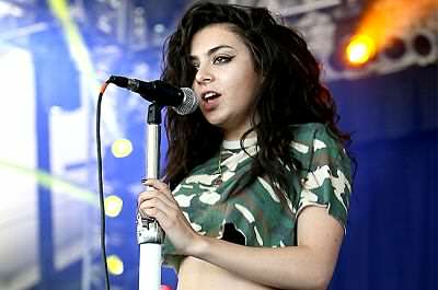 Charli XCX, ospite del terzo live di X Factor